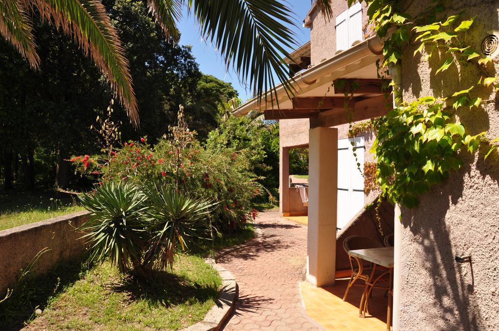 Aparthotel Sole E Mare Santa-Maria-Poggio  Exteriér fotografie