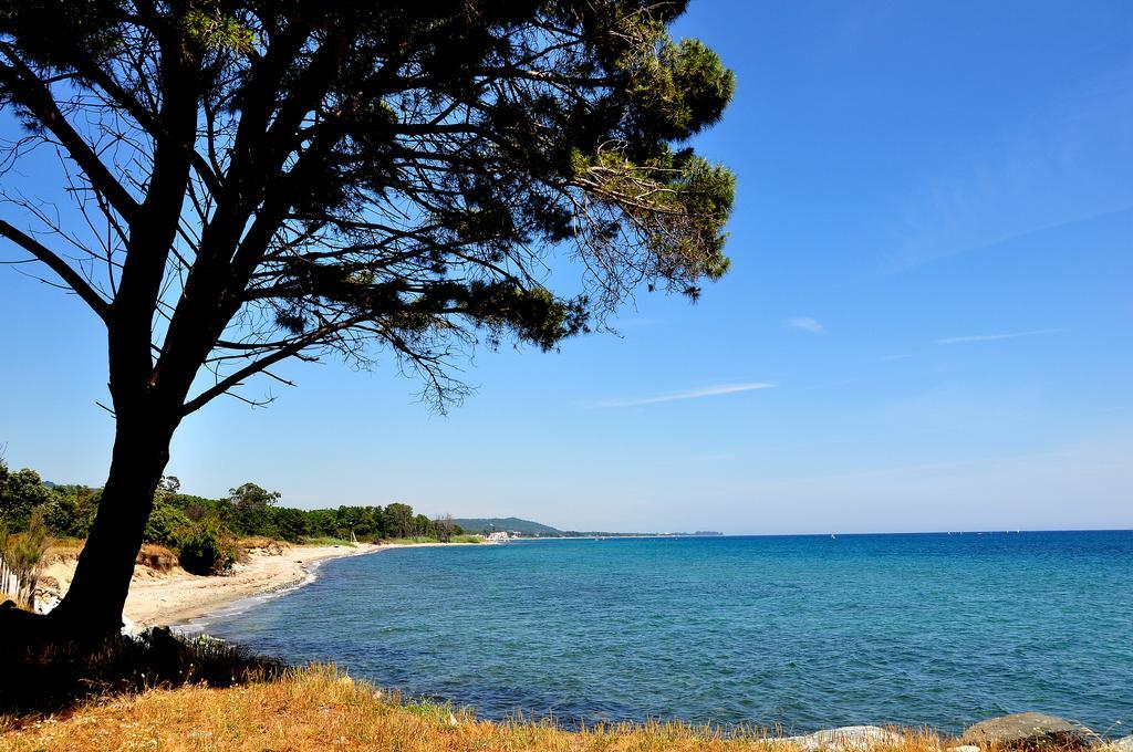 Aparthotel Sole E Mare Santa-Maria-Poggio  Exteriér fotografie