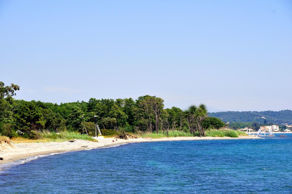 Aparthotel Sole E Mare Santa-Maria-Poggio  Exteriér fotografie