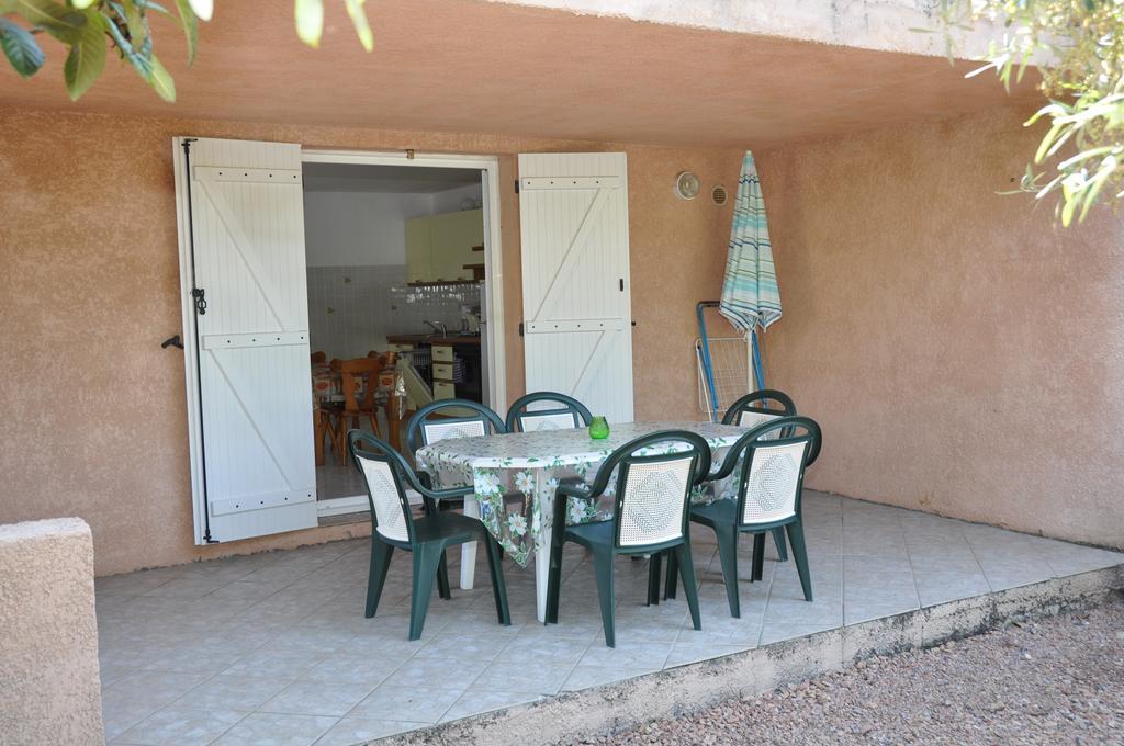 Aparthotel Sole E Mare Santa-Maria-Poggio  Pokoj fotografie