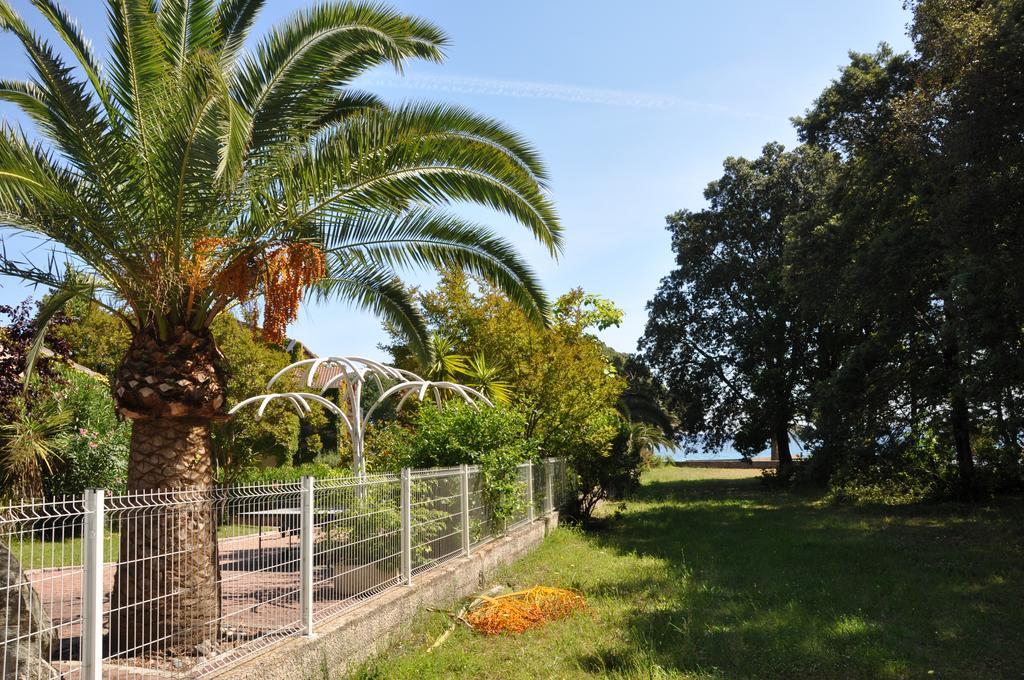 Aparthotel Sole E Mare Santa-Maria-Poggio  Exteriér fotografie