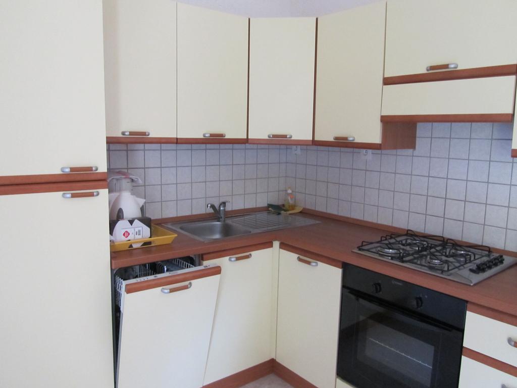 Aparthotel Sole E Mare Santa-Maria-Poggio  Pokoj fotografie