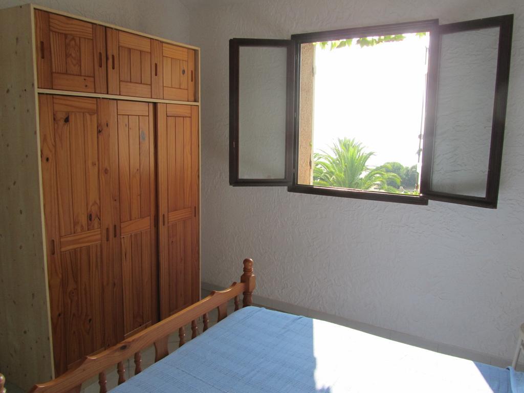 Aparthotel Sole E Mare Santa-Maria-Poggio  Pokoj fotografie