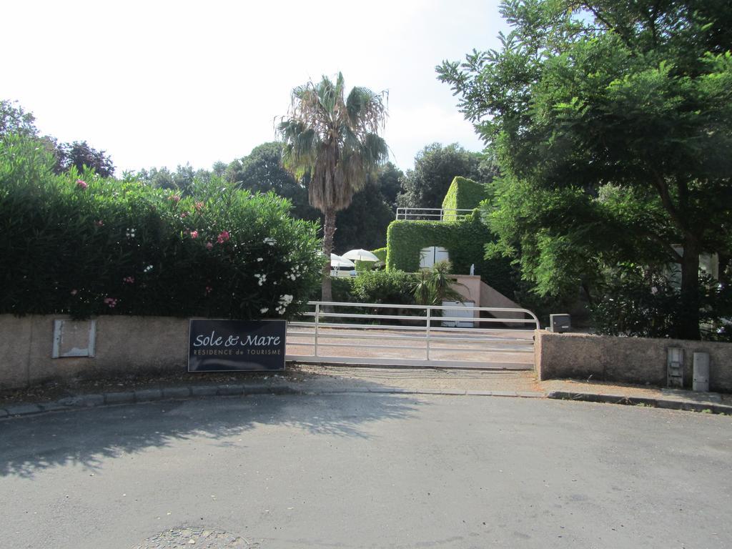 Aparthotel Sole E Mare Santa-Maria-Poggio  Exteriér fotografie