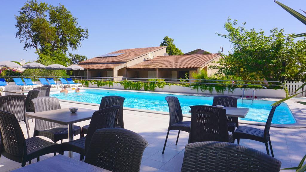 Aparthotel Sole E Mare Santa-Maria-Poggio  Exteriér fotografie